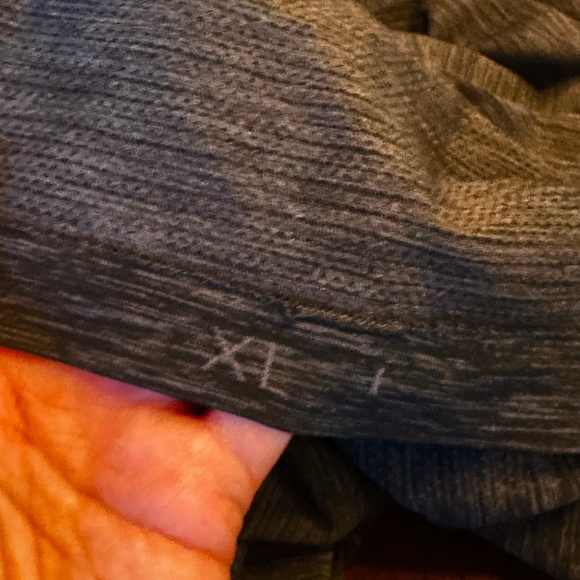 Lululemon Metal Vent Tech Muscle Tank
Deep Coal / Black XL - Picture 9 of 9